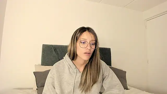 Gabby and Alice online show from December 2024 02:21:02 AM