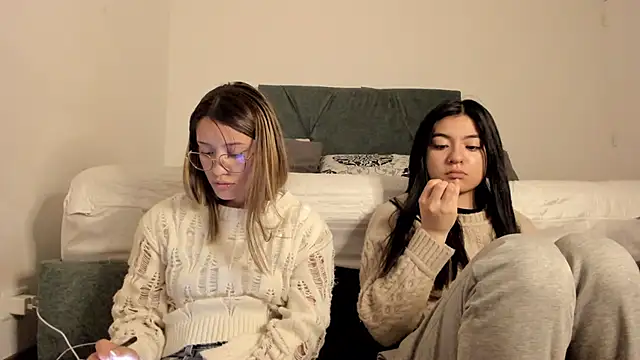 Gabby and Alice online show from December 2024 04:34:02 AM