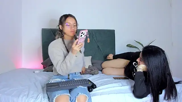 Gabby and Alice online show from February 2025 08:02:02 PM