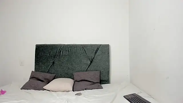 Gabby and Alice online show from March 2025 11:27:01 PM