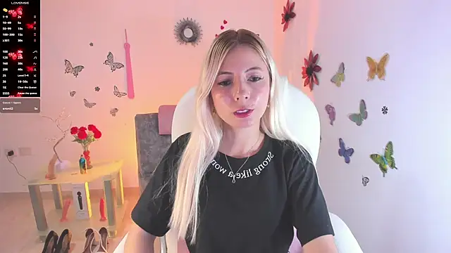 Snapshot of melody_starr chatting on January 2025 11:34:01 PM melody starr online show from January 2025 11:34:01 PM