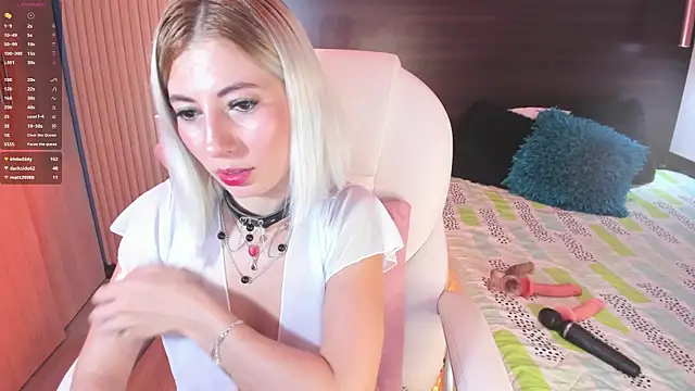 Snapshot of melody_starr chatting on March 2025 05:00:02 AM melody starr online show from March 2025 05:00:02 AM