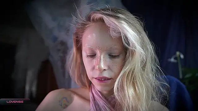  Phantom thread  online show from October 2025 09:57:01 AM