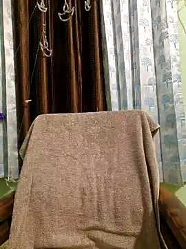 Snapshot of MIss-Naina chatting on January 2025 11:43:02 PM MIss-Naina online show from January 2025 11:43:02 PM