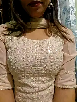 Snapshot of MIss-Naina chatting on January 2025 02:51:01 AM MIss-Naina online show from January 2025 02:51:01 AM