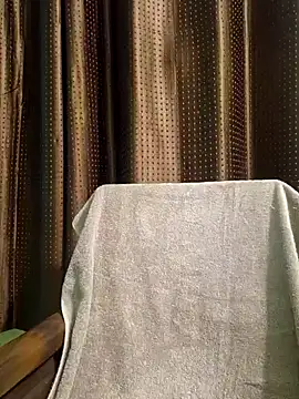 Snapshot of MIss-Naina chatting on February 2025 10:23:02 PM MIss-Naina online show from February 2025 10:23:02 PM