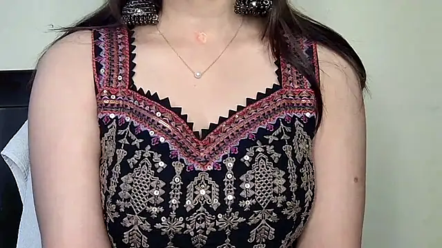 Snapshot of MIss-Naina chatting on November 2025 03:42:02 AM MIss-Naina online show from November 2025 03:42:02 AM