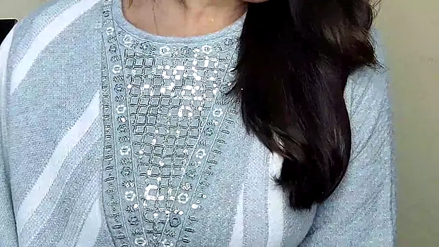 Snapshot of MIss-Naina chatting on December 2025 09:17:01 AM MIss-Naina online show from December 2025 09:17:01 AM