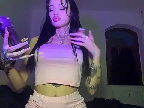 Snapshot of madelinexx chatting on January 2025 04:33:01 PM madelinexx online show from January 2025 04:33:01 PM