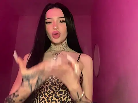 Snapshot of madelinexx chatting on February 2025 07:09:01 PM madelinexx online show from February 2025 07:09:01 PM