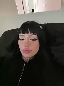 Snapshot of madelinexx chatting on September 2025 08:25:01 AM madelinexx online show from September 2025 08:25:01 AM