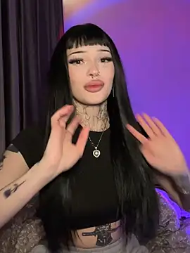 Snapshot of madelinexx chatting on December 2025 03:43:02 PM madelinexx online show from December 2025 03:43:02 PM