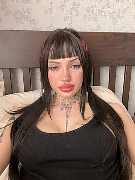 Snapshot of madelinexx chatting on July 2026 06:37:02 AM madelinexx online show from July 2026 06:37:02 AM
