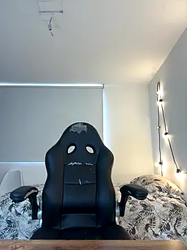 Elizabeth Dupont online show from November 2025 07:25:02 PM