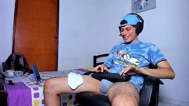 Huge latin cock online show from December 2024 10:47:02 PM