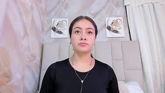 Jaslyn  Smith online show from February 2026 04:12:02 PM