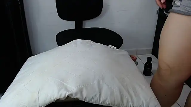 Martinafeet-qos online show from February 2025 01:51:02 PM