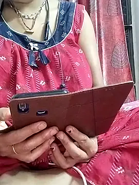 miss-Riy online show from April 2026 04:37:01 PM