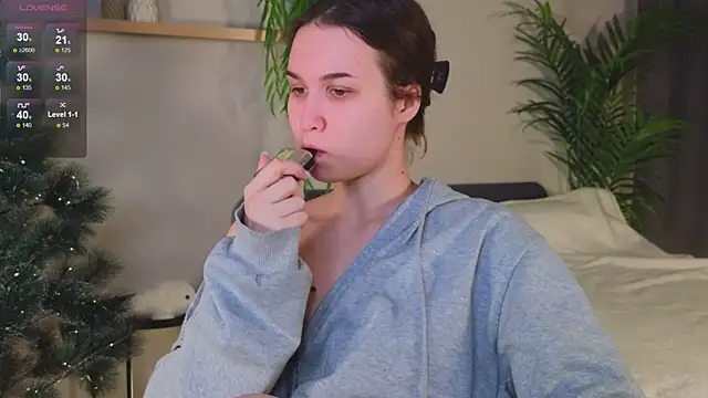 Roxie Mils online show from December 2024 02:58:02 PM