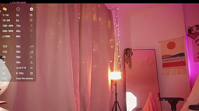 Snapshot of Elly_Caramelly chatting on December 2025 08:59:01 PM Elly Caramelly online show from December 2025 08:59:01 PM