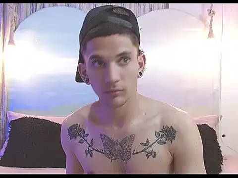 tylor boy online show from January 2026 03:45:01 AM