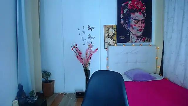 vane 19 online show from February 2025 01:10:02 PM