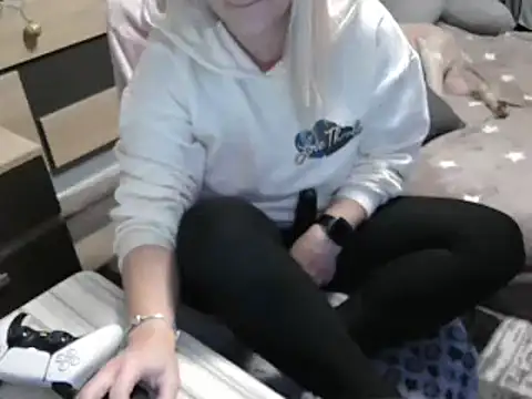 LaRa forU online show from January 2025 09:09:02 PM