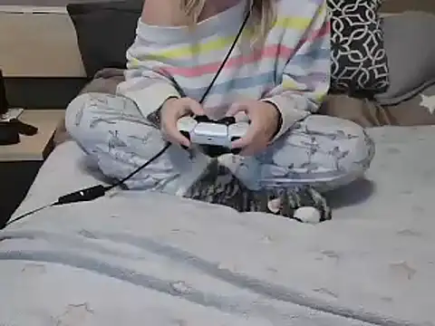 LaRa forU online show from January 2025 05:08:01 PM