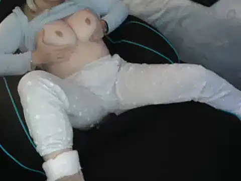 LaRa forU online show from January 2025 05:13:01 PM