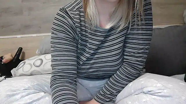 LaRa forU online show from February 2025 05:34:01 PM