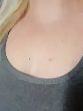 LaRa forU online show from March 2025 12:00:01 PM