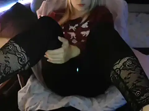 LaRa forU online show from March 2025 10:24:01 PM