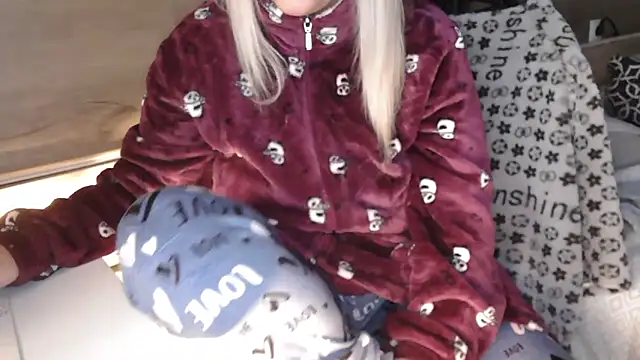 LaRa forU online show from November 2025 10:59:02 AM