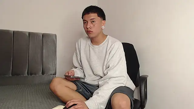 alex-lover online show from February 2025 04:48:01 AM