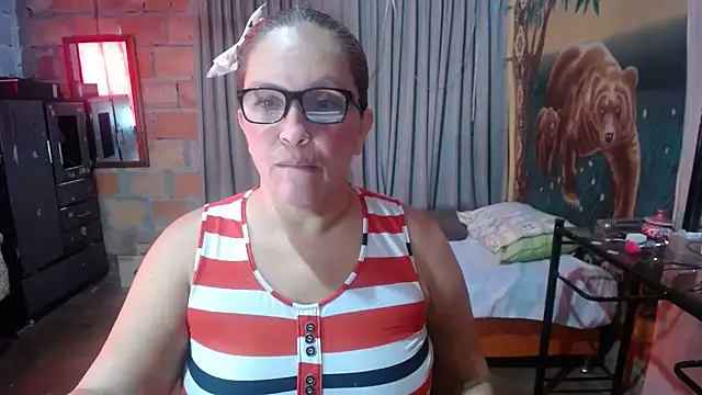 Snapshot of mom_son_dirty chatting on June 2026 02:12:02 PM mom son dirty online show from June 2026 02:12:02 PM