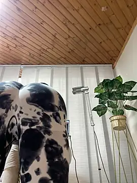 Milff parkerrr online show from March 2025 08:55:01 PM