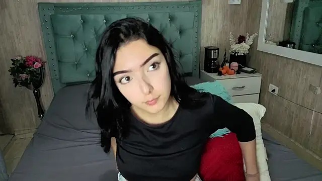 Snapshot of Marcelaa_fox chatting on June 2026 08:35:02 PM Marcelaa fox online show from June 2026 08:35:02 PM