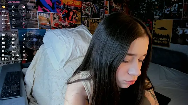 Butterflys1268 online show from March 2025 08:22:01 PM