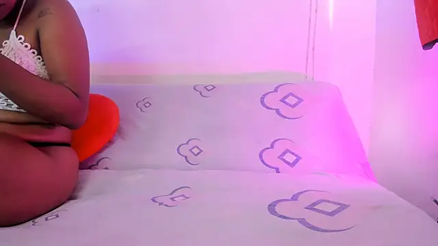 LoveBirds  1 online show from October 2025 08:20:01 PM