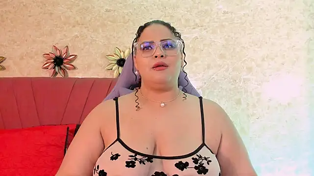 juli 2tyes online show from October 2025 03:50:02 AM