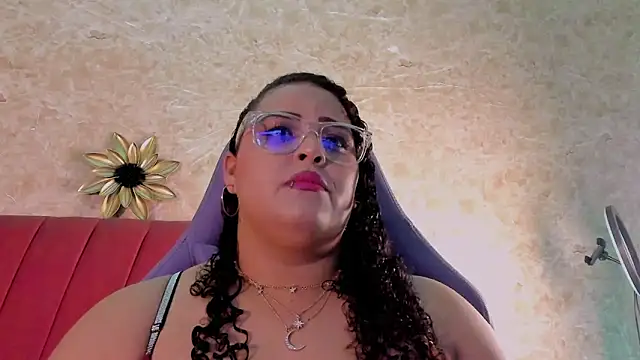 juli 2tyes online show from October 2025 04:02:01 AM