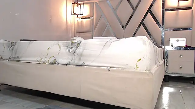 Snapshot of Luna_Florez chatting on January 2025 11:16:01 PM Luna Florez online show from January 2025 11:16:01 PM