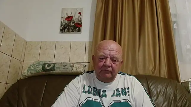 Snapshot of fullballs6 chatting on September 2025 12:54:02 AM fullballs6 online show from September 2025 12:54:02 AM