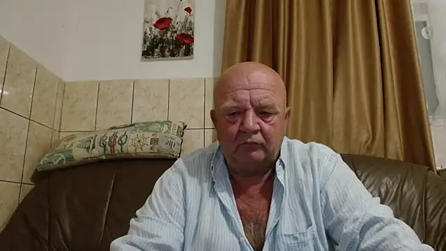 Snapshot of fullballs6 chatting on September 2025 01:17:01 AM fullballs6 online show from September 2025 01:17:01 AM