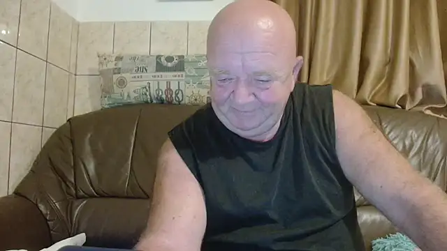 Snapshot of fullballs6 chatting on October 2025 01:56:01 AM fullballs6 online show from October 2025 01:56:01 AM