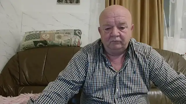 Snapshot of fullballs6 chatting on October 2025 03:53:02 AM fullballs6 online show from October 2025 03:53:02 AM