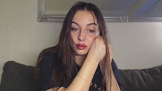 Snapshot of courtneyPerfect chatting on December 2024 10:51:02 AM courtneyPerfect online show from December 2024 10:51:02 AM