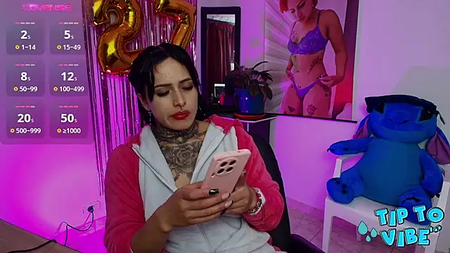 TinnaDawsom online show from March 2025 01:09:01 AM