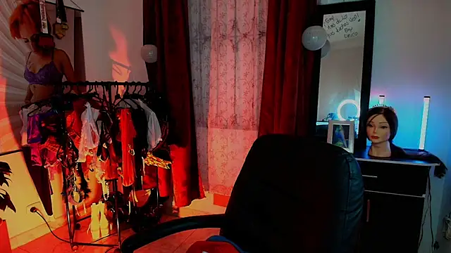 TinnaDawsom online show from November 2025 12:13:01 AM