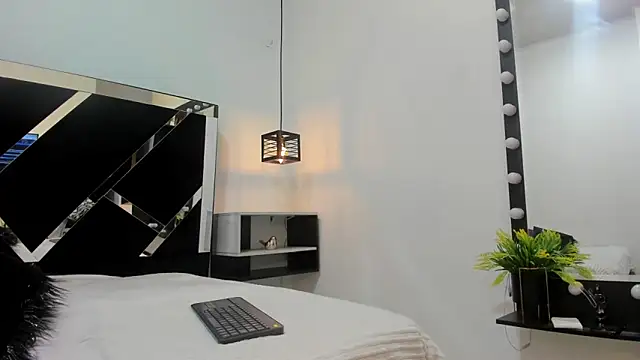 Ambber moon online show from February 2025 03:41:01 AM